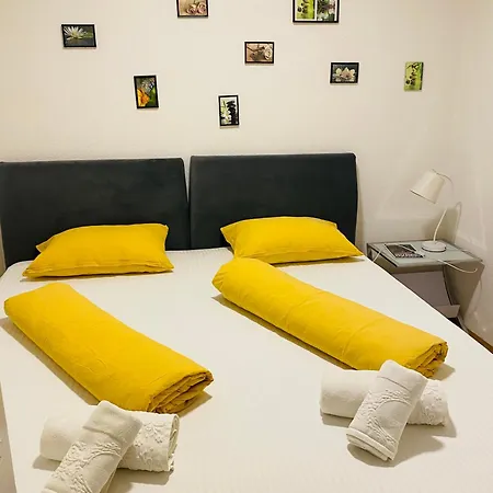 Apartment Etna! Near To Airport Sarajevo